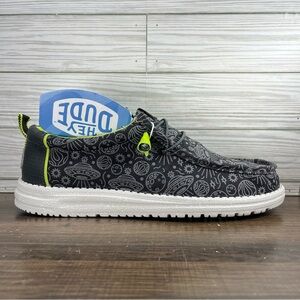 Hey Dude Wally Pins & Aces Hole 51 Men’s Shoes - Men’s Size 9